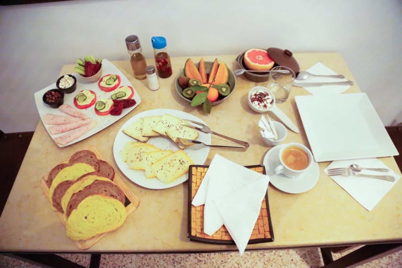 Les Palmes - D'hotes Bed & Breakfast Tunis